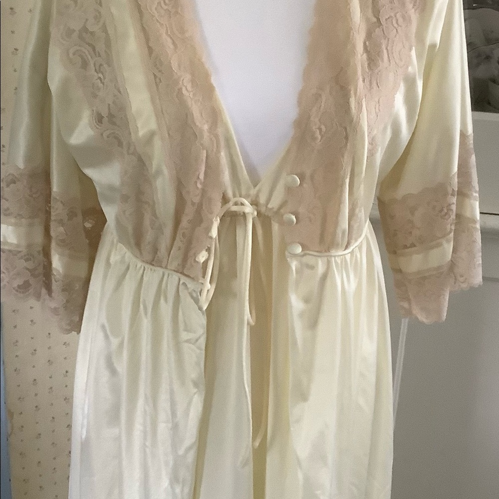 Beautiful Vintage Val Mode Peignoir Set